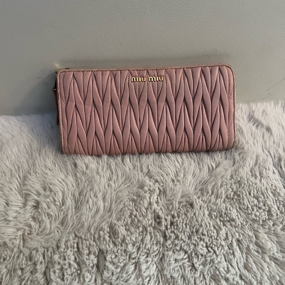 Miu Miu Mauve Quilted Wallet